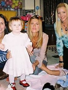 Photo Jennifer Aniston Courteney Cox Et Matt Leblanc Se Retrouvent 15 Ans Apres L Arret De Friends Voici Photo Jennifer Aniston Courteney Cox Et Matt Leblanc Se Retrouvent 15 Ans Apres L Arret De Friends Voici