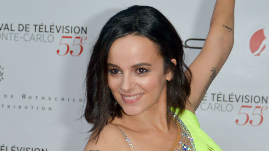 photo-alizee-bientot-maman-elle-travaill