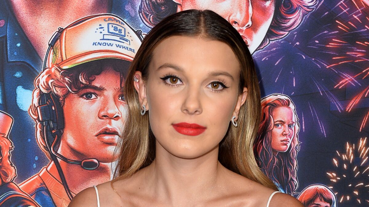 Quelle Est La Couleur Préférée De Millie Bobby Brown Millie Bobby Brown, ultra glamour avec son make-up rétro - Voici