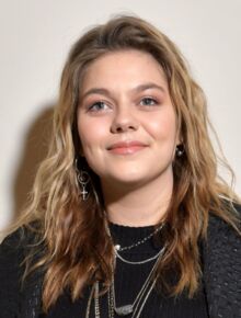 Info Voici Louane Maman A 23 Ans Decouvrez Le Sexe De Son Premier Enfant Voici