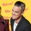 PHOTO Robbie Williams et sa femme Ayda Field ont accueilli leur quatrième enfant ! - Voici