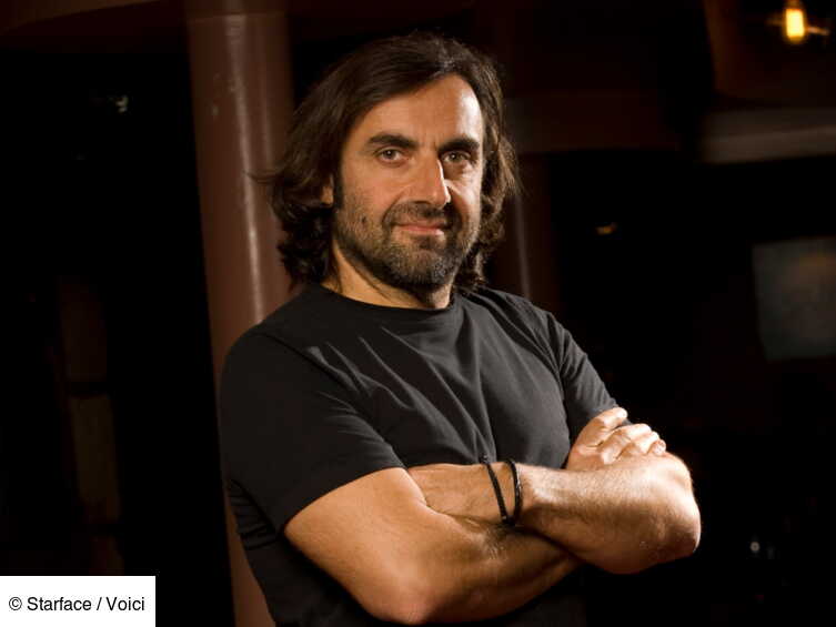 André Manoukian confiné avec ses fils « Le confinement était déjà leur spécialité » Voici