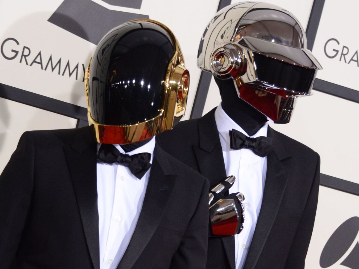 VIDEO Daft Punk : une archive du duo sans leurs casques est révélée dans C à Vous