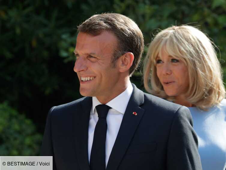 INFO VOICI – Emmanuel et Brigitte Macron en vacances : qui les ...