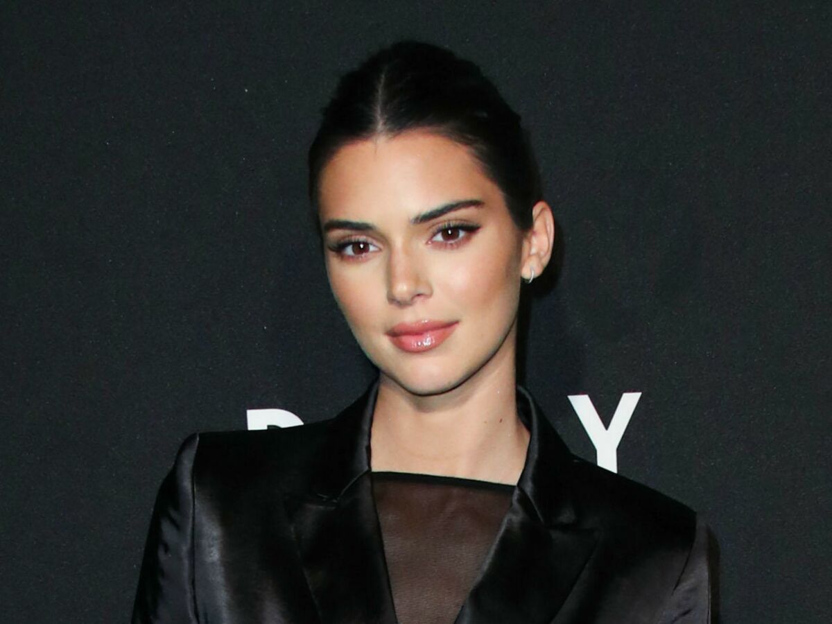 PHOTO Kendall Jenner pose dans une minuscule culotte, ses fans sont aux anges