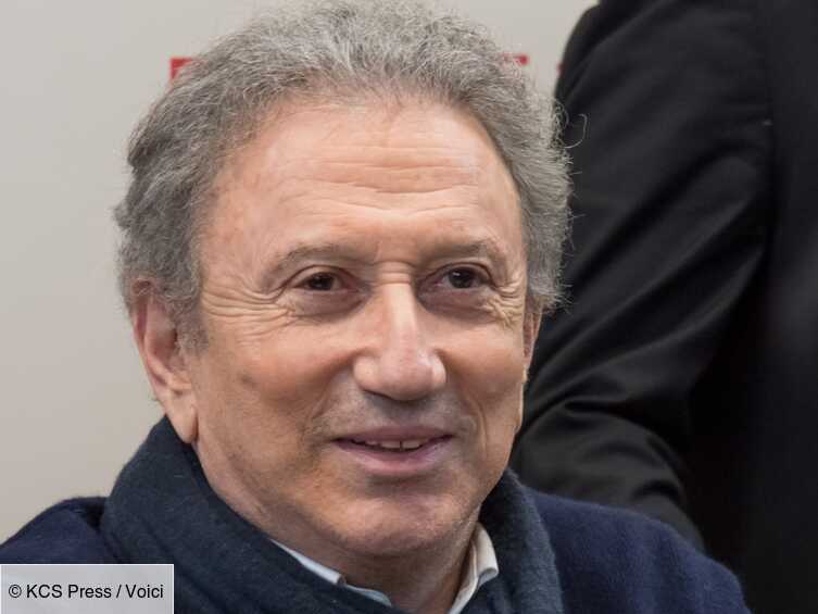 Qui Va Remplacer Michel Drucker Sur La 2 Michel Drucker : cette ultime requête que France 2 lui a refusée avant