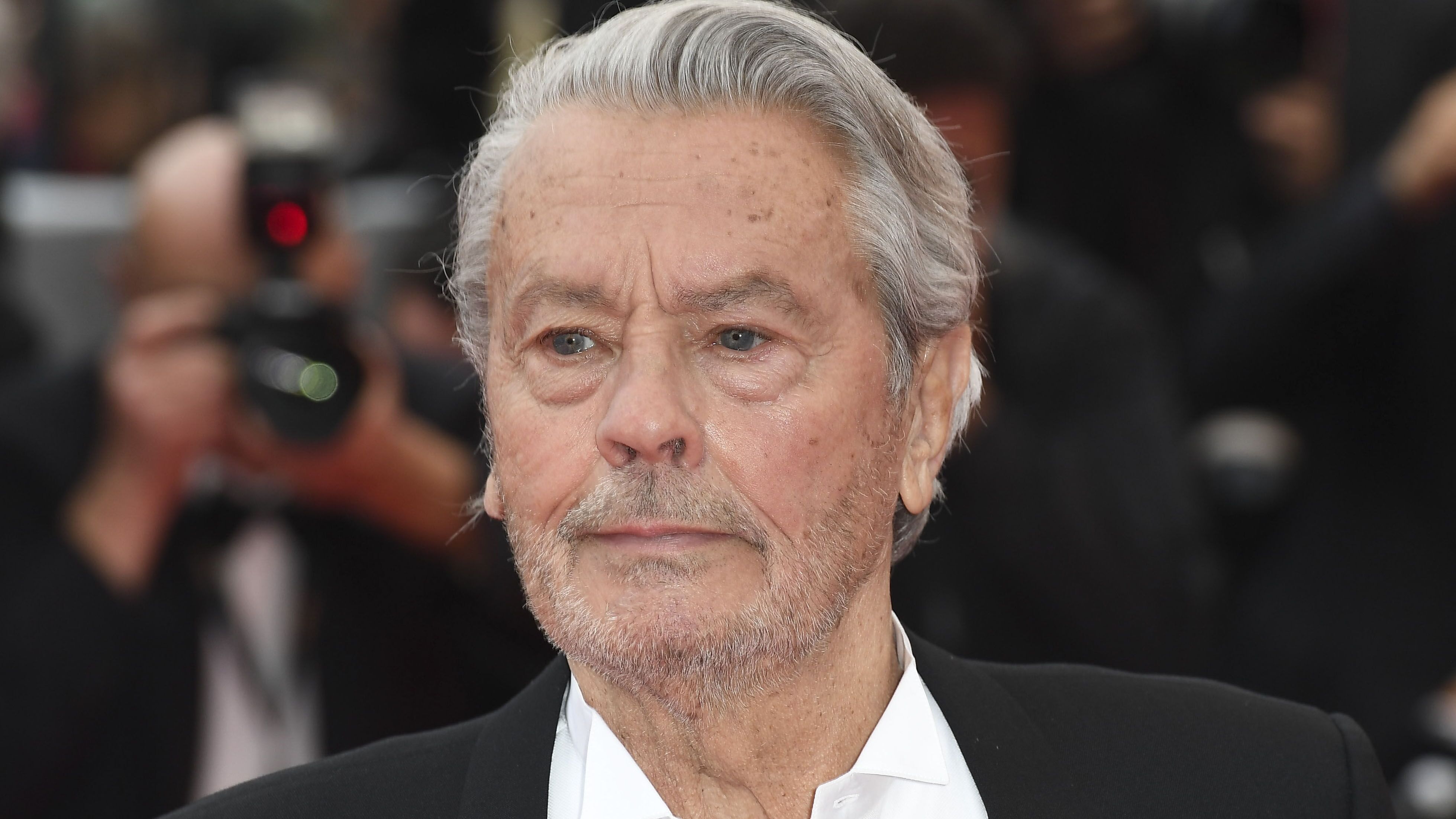 Alain Delon Au Plus Mal L Acteur Confie Son Mal Etre En Plein Confinement Voici