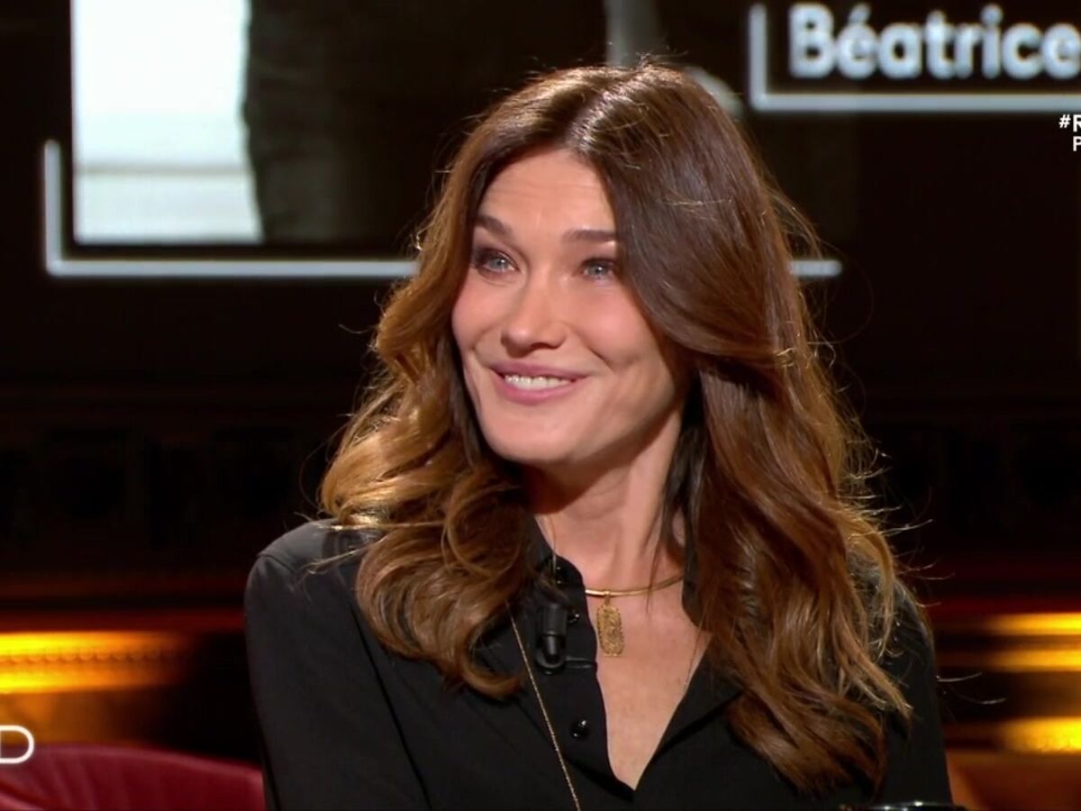 VIDEO Carla Bruni : sa réaction devant la nouvelle relation de François Hollande