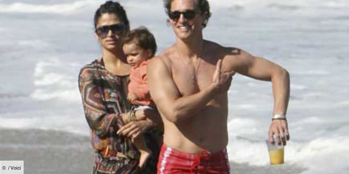 Photos Matthew Mcconaughey Sa Femme Et Leur Fils Levi Se Promènent Sur La Plage Voici 3549