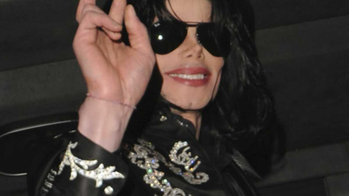 Michael Jackson Dans Le Cercueil Ouvert Michael Jackson : les secrets de son retour - Voici