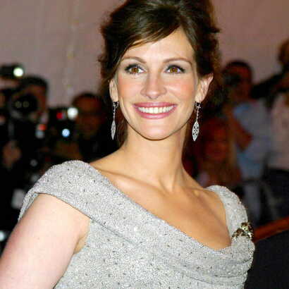 Julia Roberts - Julia Roberts는 에이즈 퇴치를 위해 동원합니다.