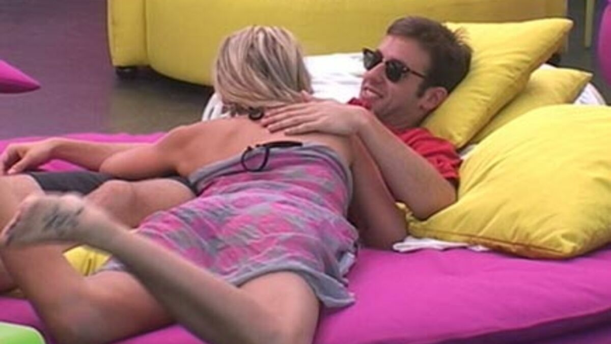 John Secret Story 4 Secret Secret Story 4 : Amélie a couché avec John - Voici