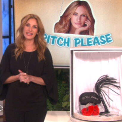 Julia Roberts - VIDEO Julia Roberts는 자신도 모르는 사이에 섹스 토이를 팔려고 시도하고 매우 재미있습니다.