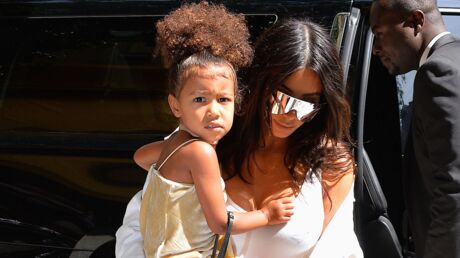 video-kim-kardashian-utilise-sa-fille-de-3-ans-pour-faire-la-pub-de-sa-ligne-de-vetements-pour-enfants