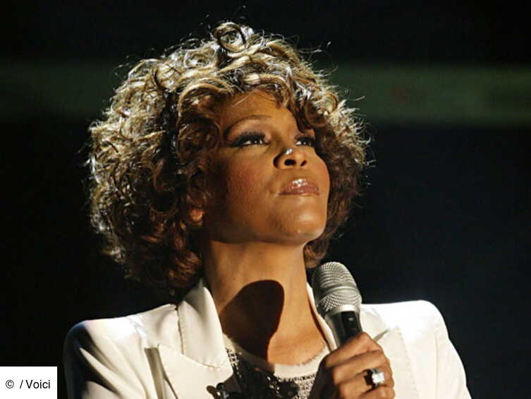 Mort de Whitney Houston la piste de l’overdose médicamenteuse Voici