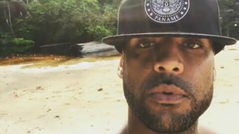 Video Booba Se Fait Charger Par Un éléphant Sur Une Plage Au