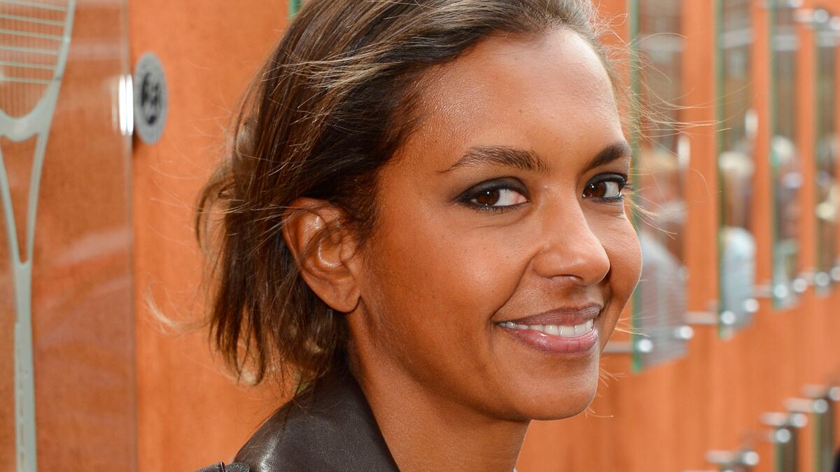 Combien Gagne Karine Le Marchand Karine Le Marchand trouve son salaire « indécent » - Voici