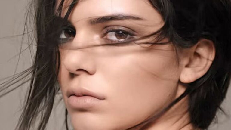 Video Kendall Jenner Adore Poser Seins Nus Elle Vous