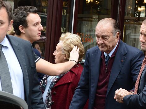 Sortie familiale pour Jacques Chirac dans une brasserie parisienne