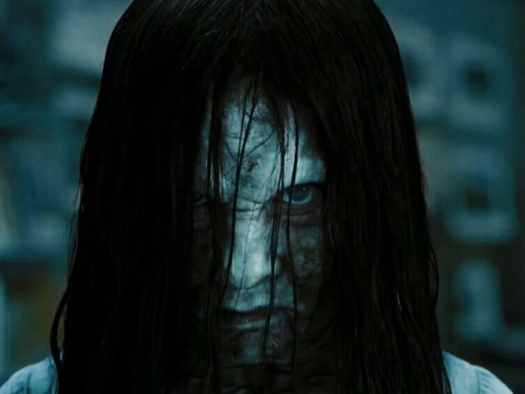 Film D'horreur Femme Qui Sort De La Télé PHOTOS The Ring : Daveigh Chase, la fillette effrayante du film, est