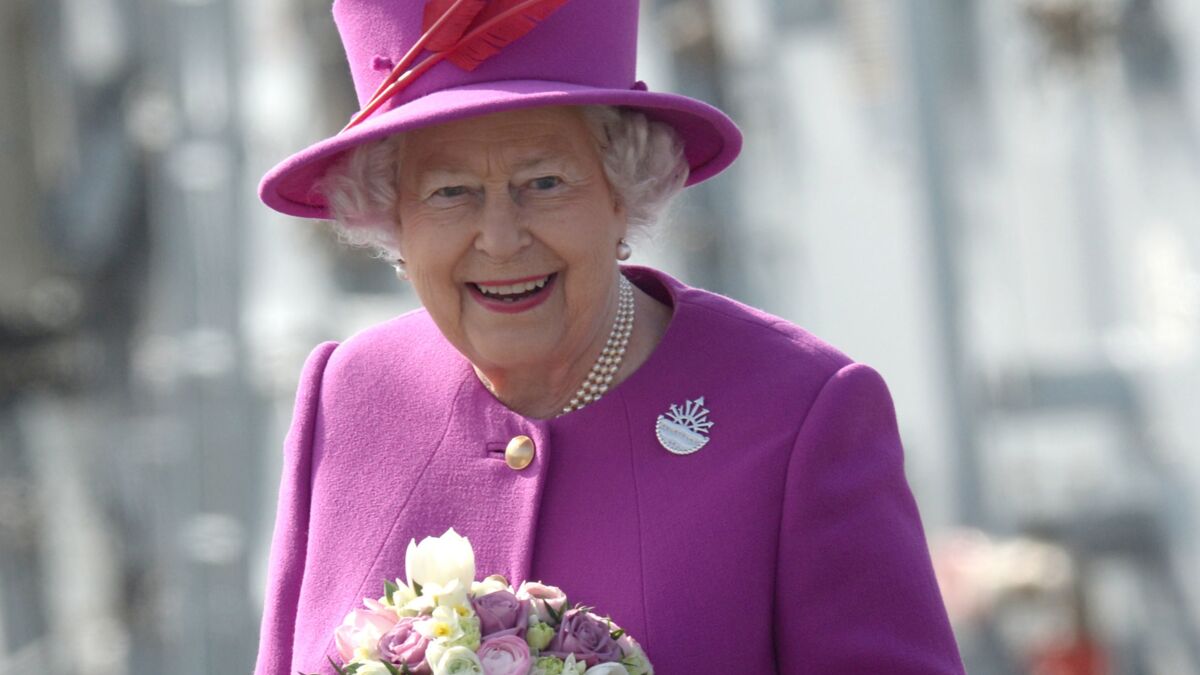 L Annonce De La Naissance Du Bebe Royal Devra Attendre Le Reveil De La Reine Elizabeth Voici