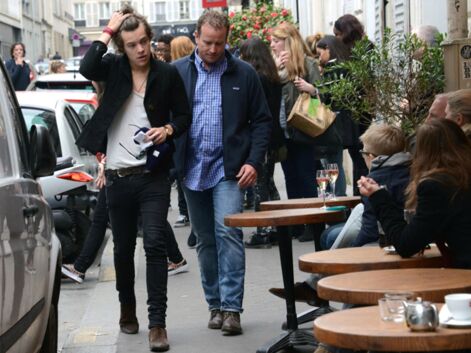 Harry Styles (One Direction) profite seul de Montmartre