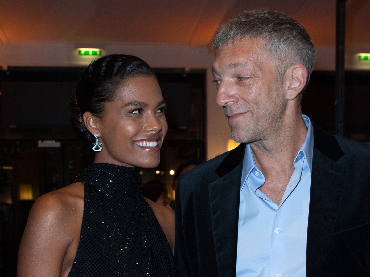 PHOTO Tina Kunakey éblouissante dans un haut transparent, Vincent Cassel sous le charme