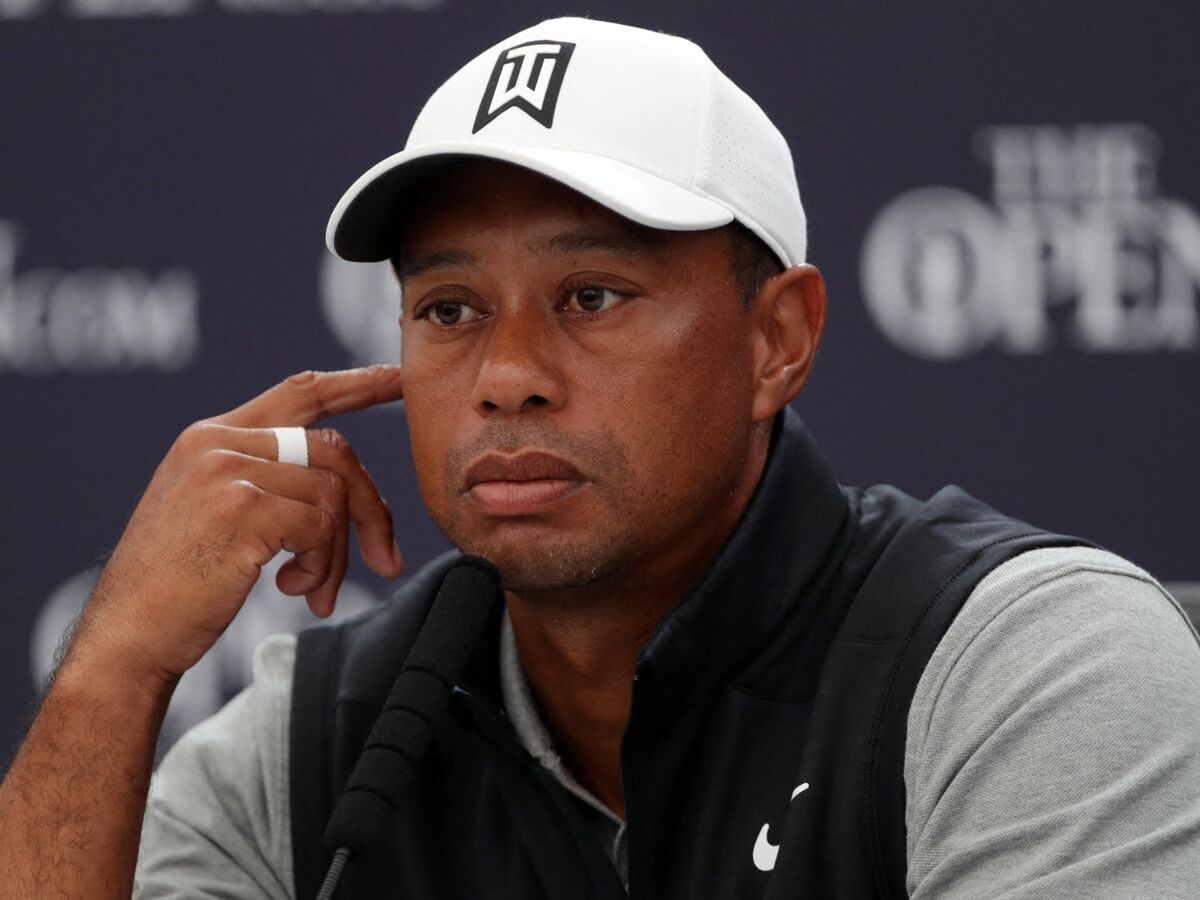 Tiger Woods hospitalisé après un impressionnant accident de la route, le golfeur gravement blessé