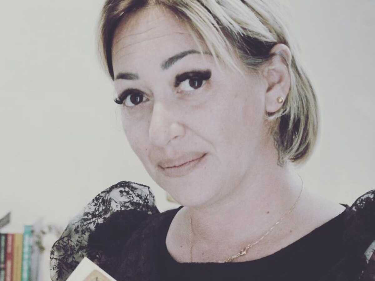 Affaire de sorcellerie : qui est Danaé, la voyante accusée d’abus de faiblesse sur Carla Moreau ?