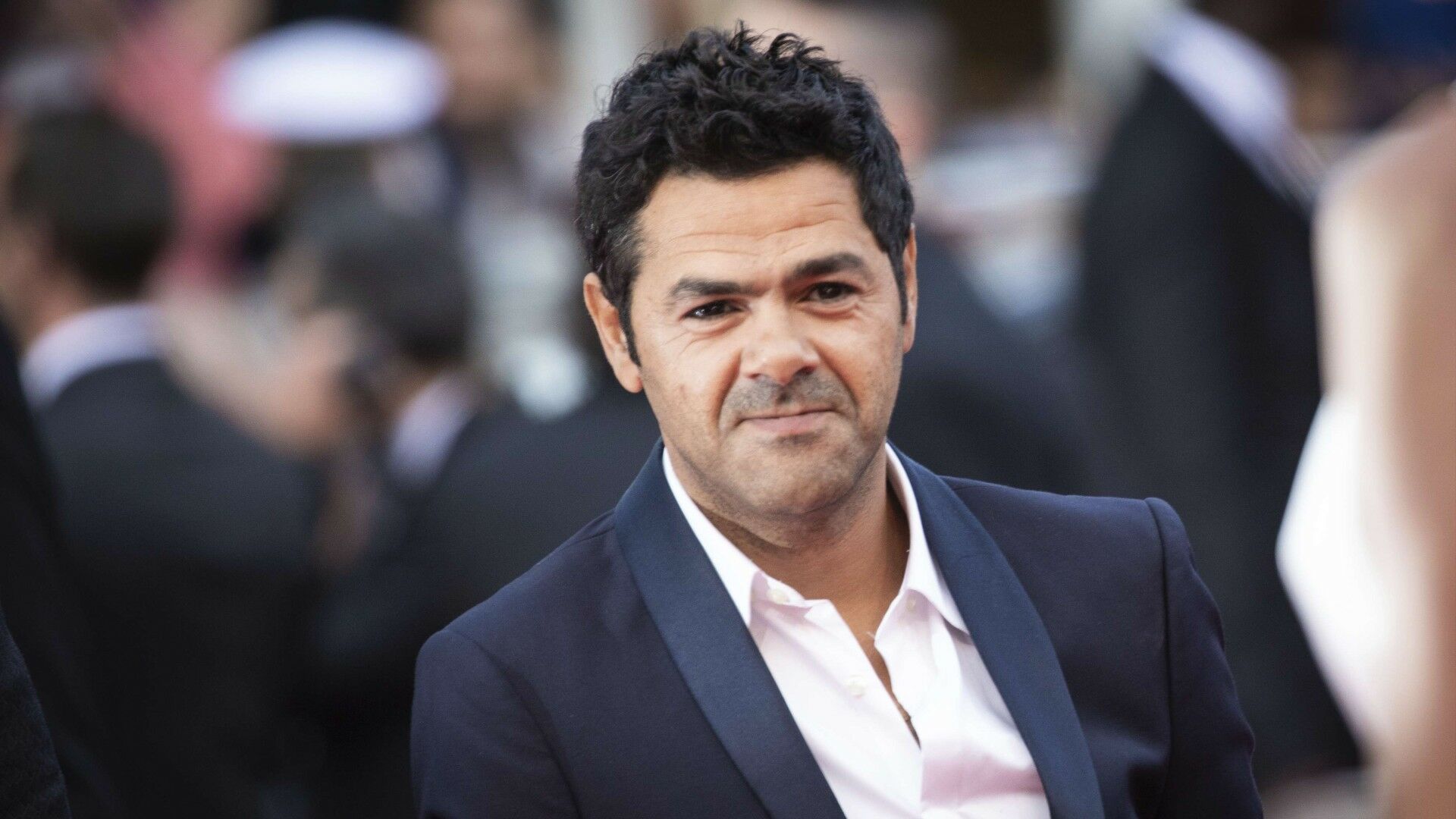 Pourquoi Jamel Debbouze Porte Le Nom De Sa Mere Pourquoi Jamel Debbouze Na Plus De Main - friendscfopbe