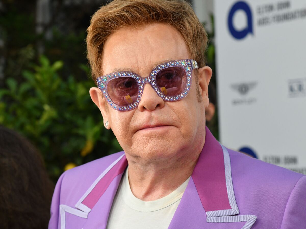 Elton John en colère : le chanteur pousse un coup de gueule contre le Vatican