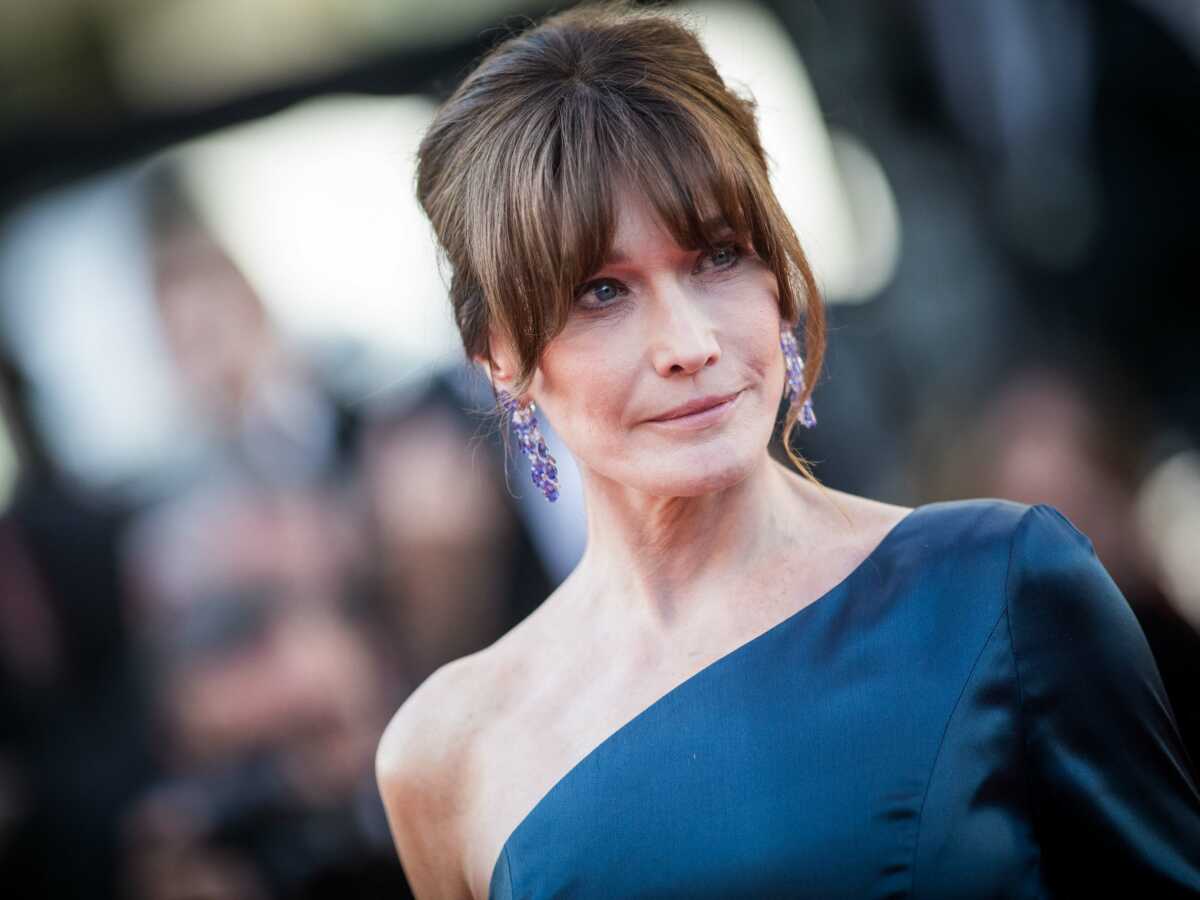 Carla Bruni contre le Botox ? Sa technique pour tout maintenir en place