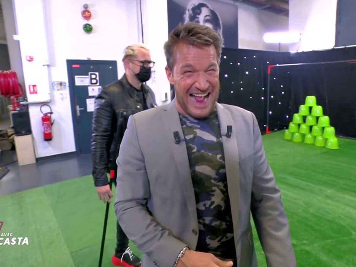 VIDEO Benjamin Castaldi gêne Guillaume Genton en lui faisant faire la majorette