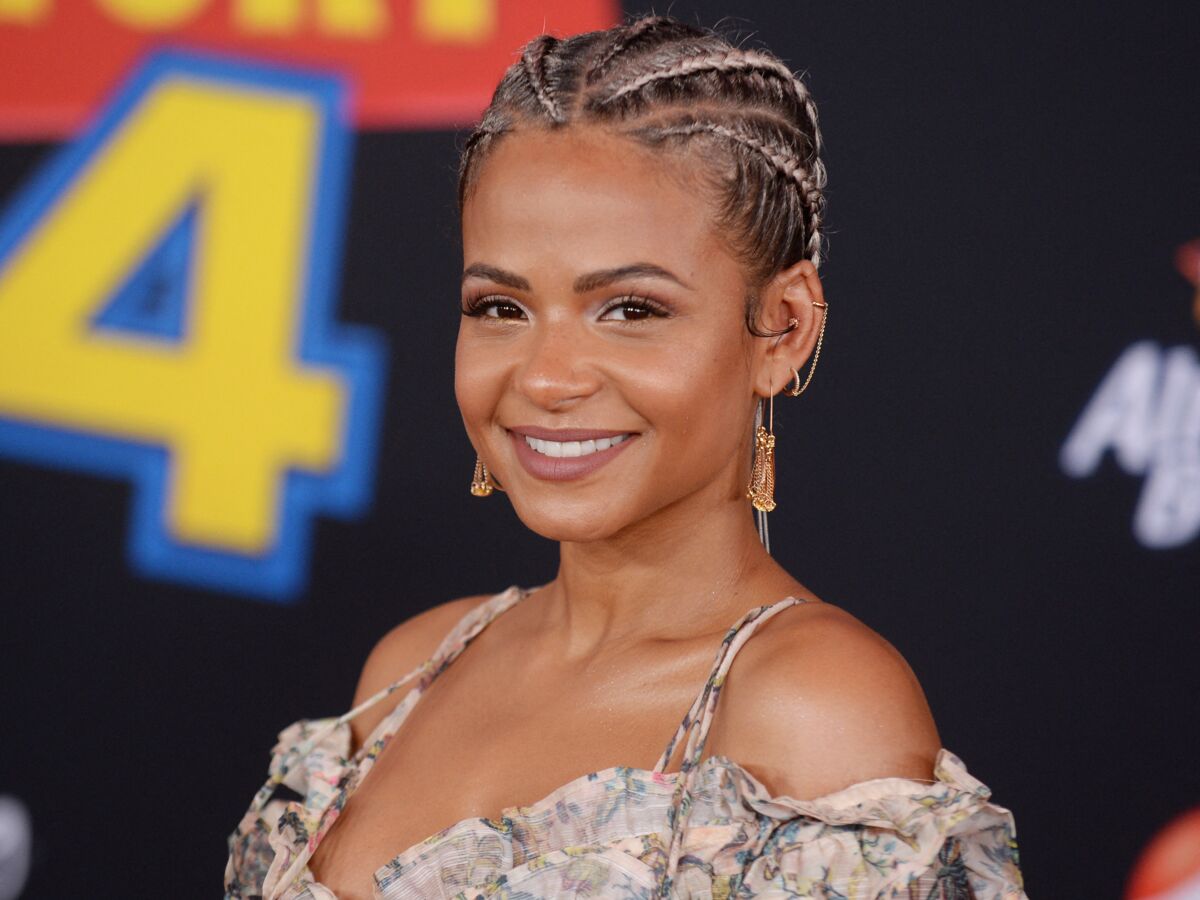 PHOTO Christina Milian enceinte : elle dévoile son baby bump dans une robe moulante