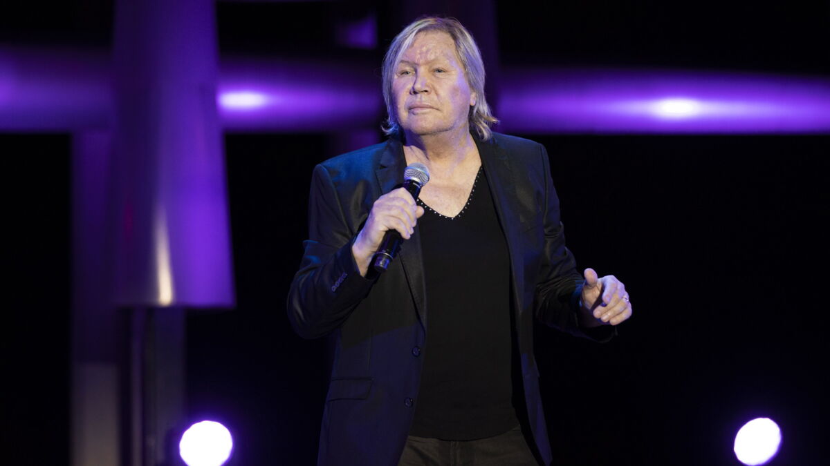 il est accro aux sites de rencontre