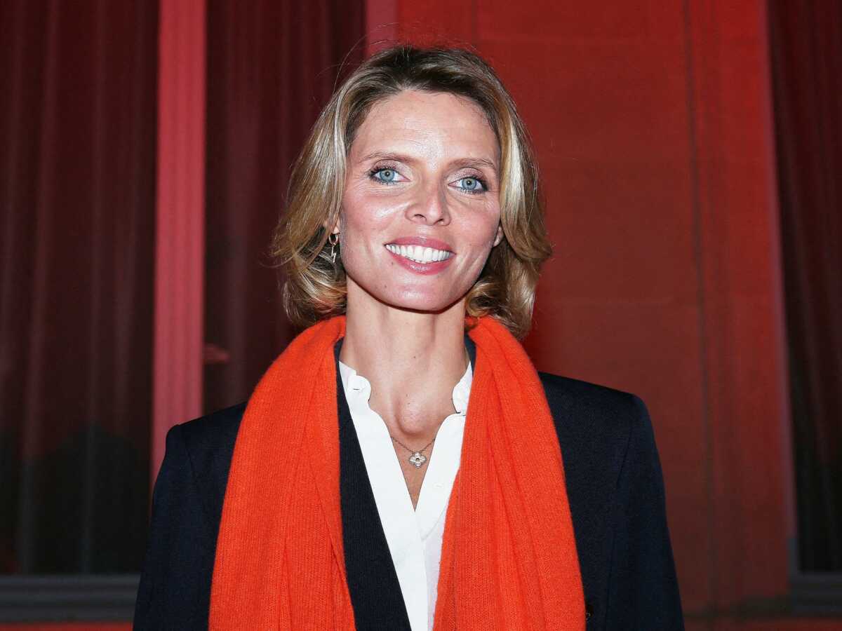 Sylvie Tellier gênée par une question sur son père : elle fait des révélations sur son absence