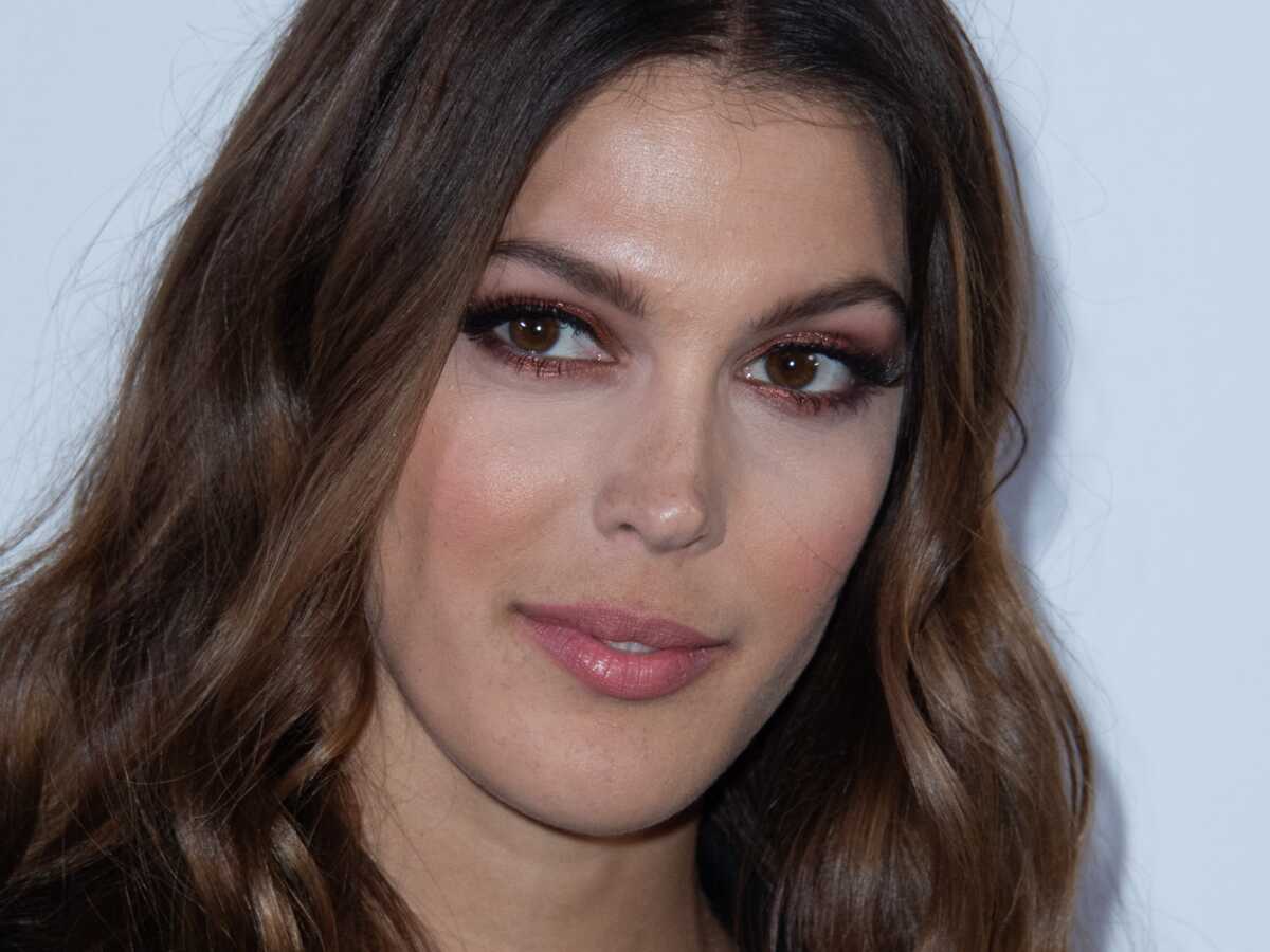 PHOTO Iris Mittenaere sexy au naturel : elle dévoile ses vergetures, les fans adorent