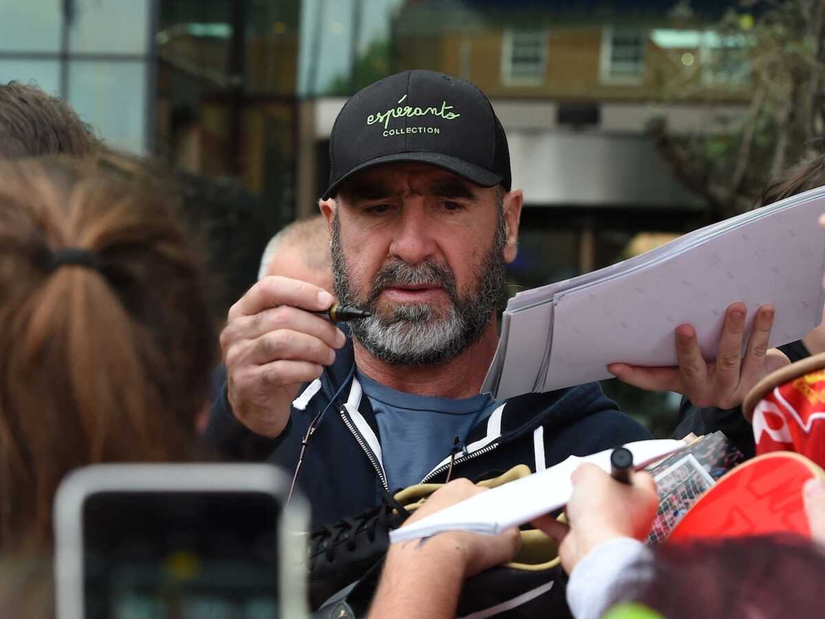 « C'est une honte ! » : Eric Cantona pousse un énorme coup de gueule sur les réseaux sociaux