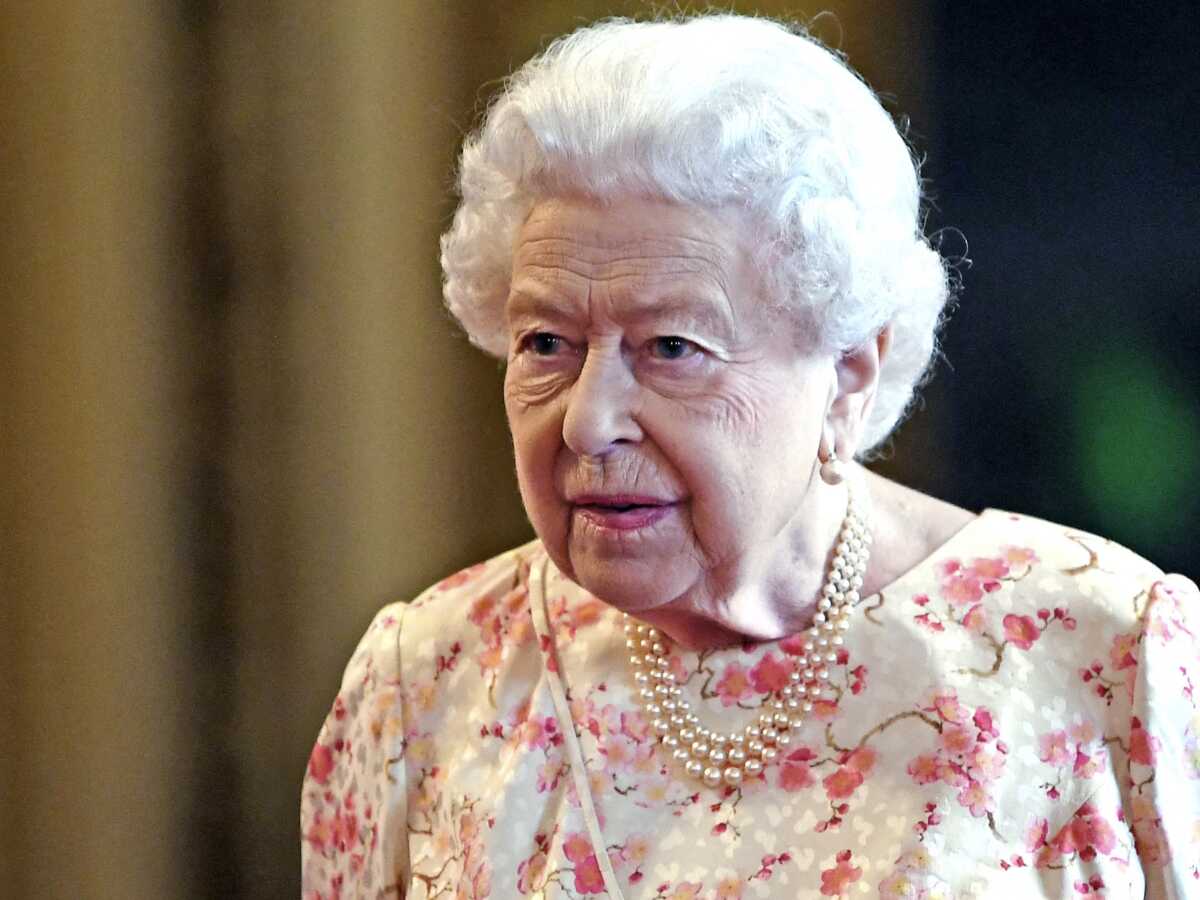 Elizabeth II a 95 ans : ce cadeau du prince Andrew qui l'aide à surmonter son chagrin 