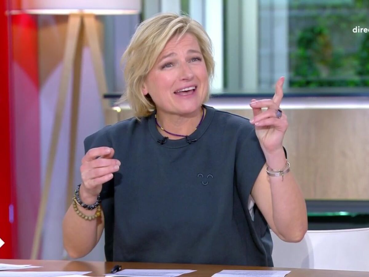 VIDEO « Florent Pagny vient de dire merde » : Anne-Elisabeth Lemoine hilare après un gros quiproquo sur le plateau de C à vous