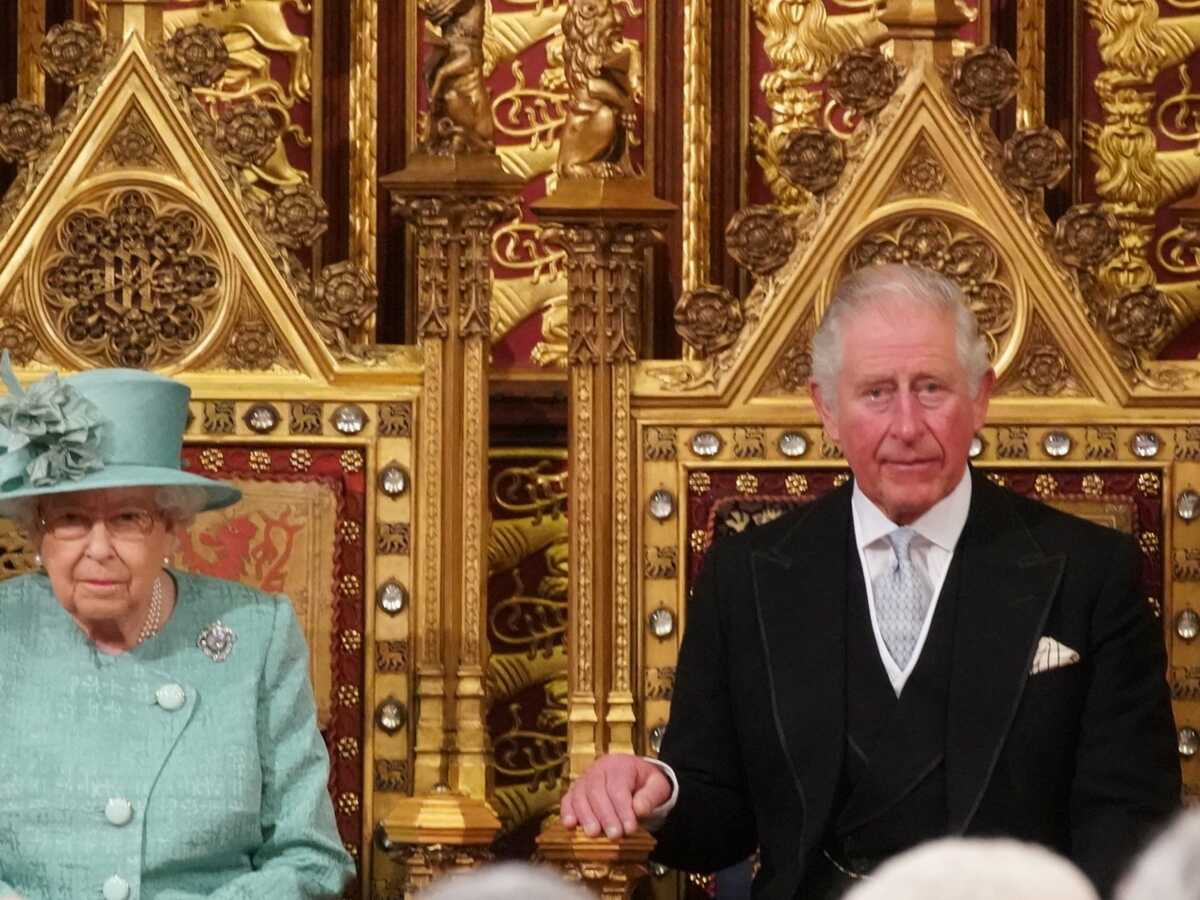 Elizabeth II en colère contre le prince Charles : cette attitude qu’elle ne pardonne pas