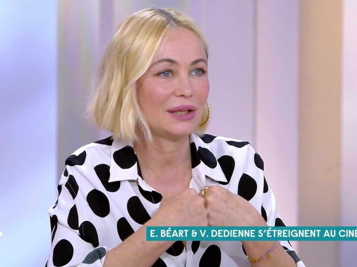 VIDEO Emmanuelle Béart amoureuse d'un célèbre chanteur ? L'actrice se confie sur cette histoire impossible