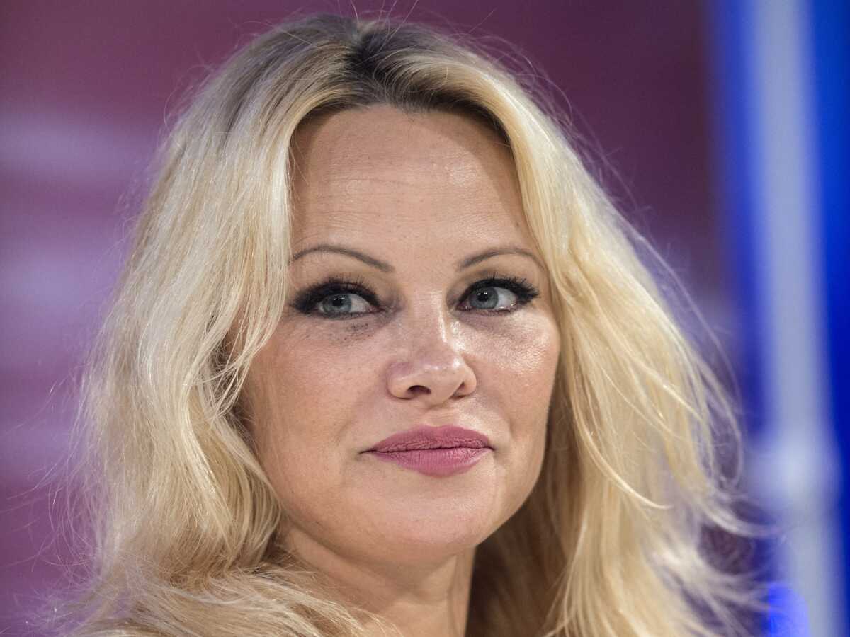 La sextape de Pamela Anderson au coeur de la série Pam & Tommy : Courtney Love prend la défense de son amie et critique la production