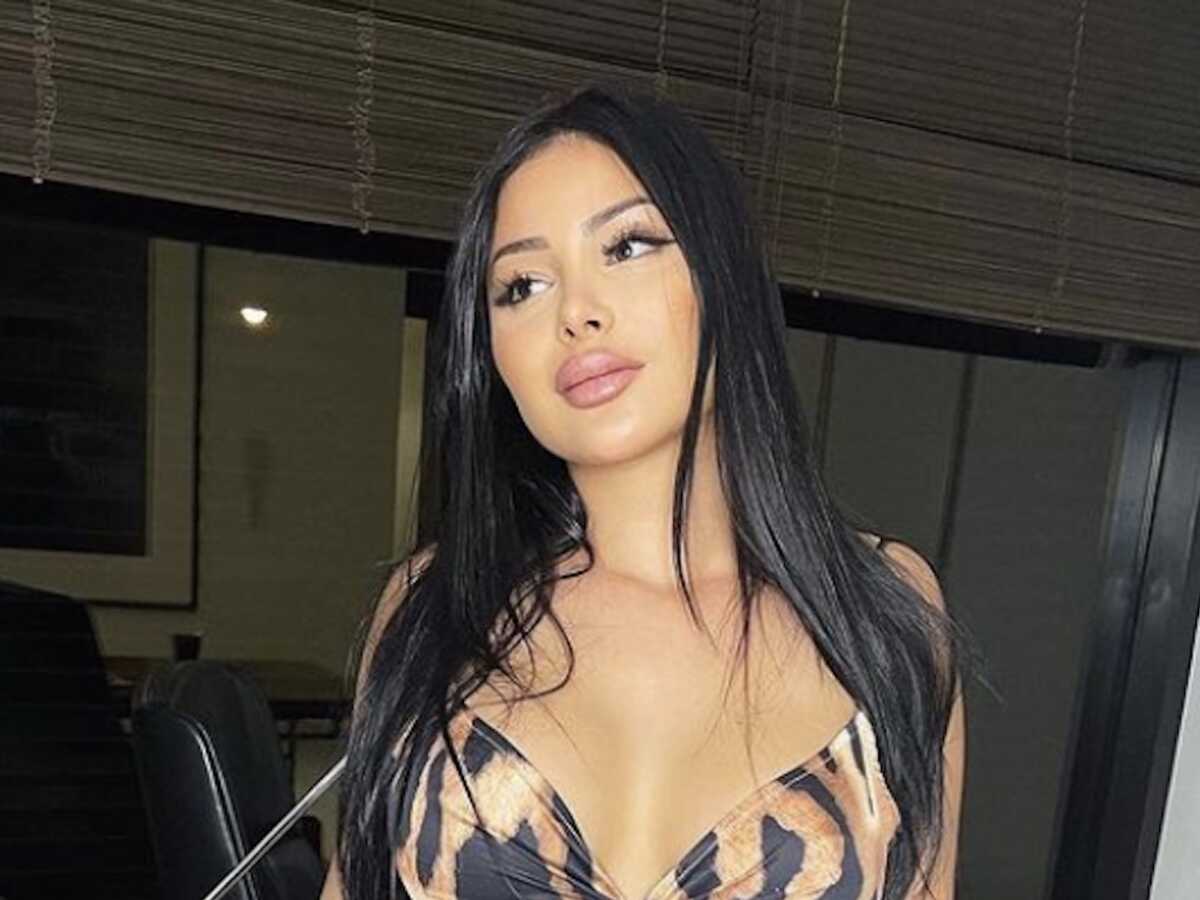 PHOTO Maeva Ghennam se trouve sexy et naturelle en bikini : les internautes sont interloqués