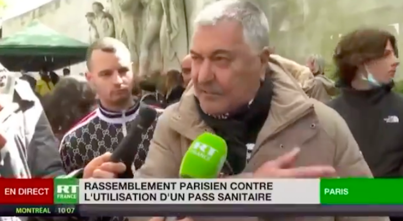 Jean Marie Bigard Ce Gros Derapage De L Humoriste Lors D Une Manifestation Contre Le Pass Sanitaire Ou Il Le Compare A L Etoile Jaune Voici