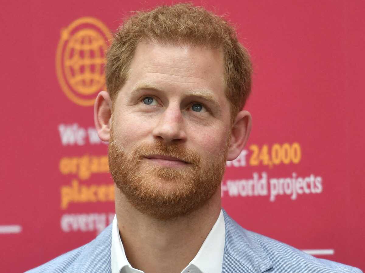 Le prince Harry délaissé par son père le prince Charles ? Ses souvenirs d'enfance contredits par des clichés qui refont surface