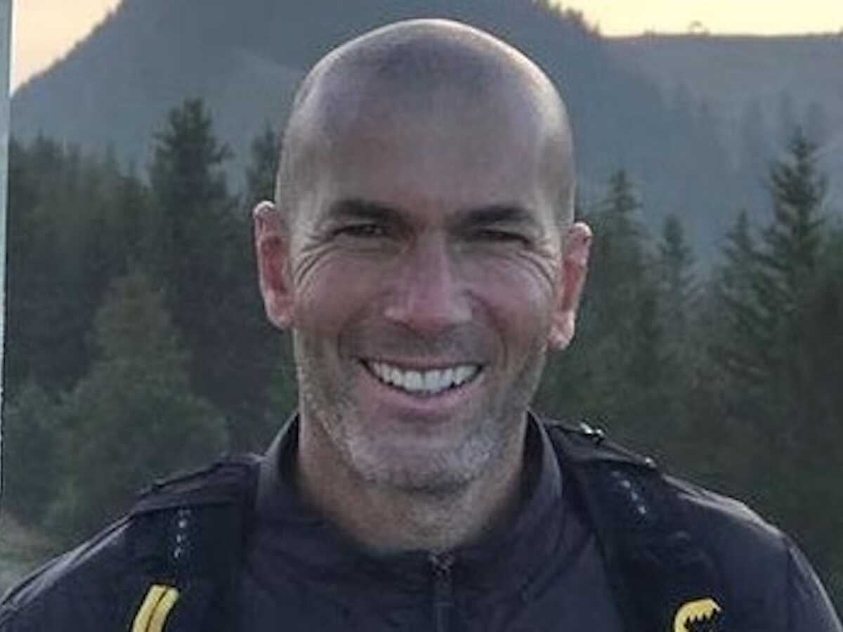 PHOTO Zinedine Zidane présente sa nouvelle recrue après avoir tourné la page du Real Madrid