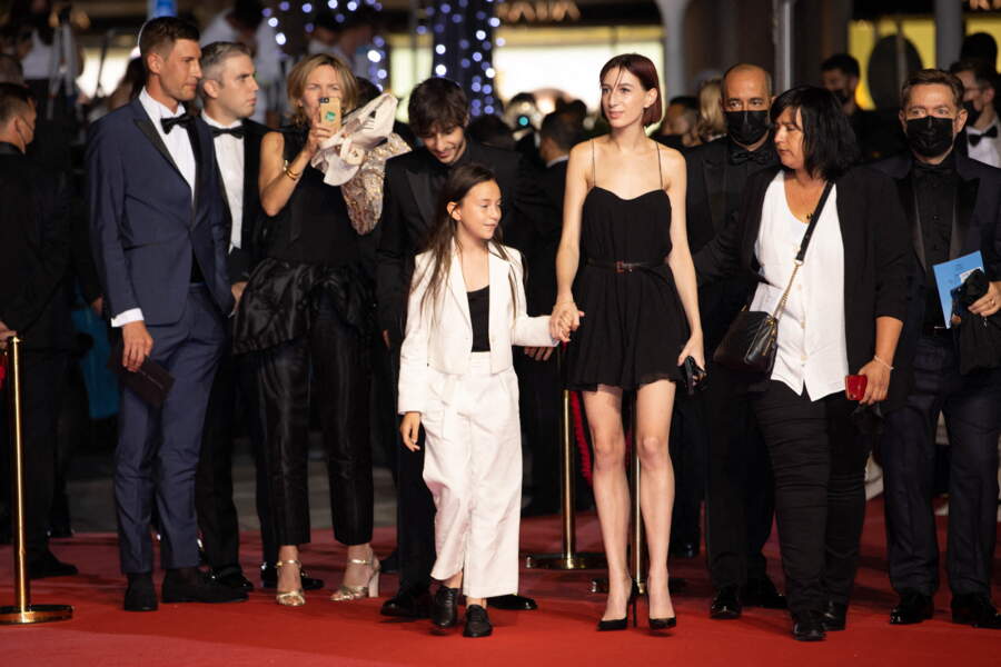 Photos Charlotte Gainsbourg Ses Trois Enfants Ben Alice Et Jo Attal Ont Mont Les Marches