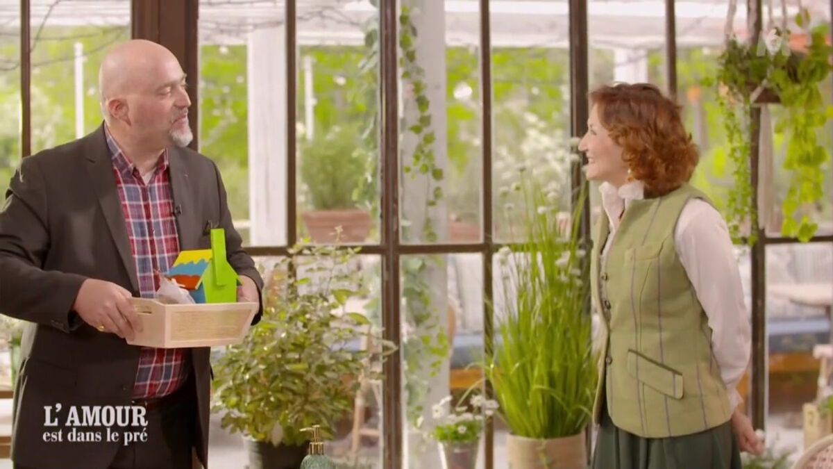 L Amour Est Dans Le Pre 21 Les Tweets Les Plus Droles Du Deuxieme Episode Voici L Amour Est Dans Le Pre 21 Les Tweets Les Plus Droles Du Deuxieme Episode Voici