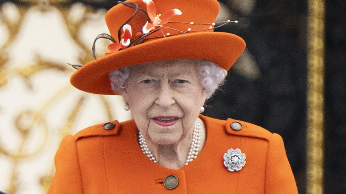 Elizabeth Ii Affaiblie La Reine D Angleterre Prete A Abdiquer Un Expert Royal Repond Voici